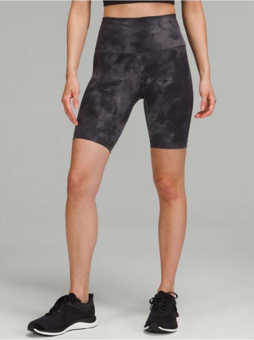 Lululemon Wunder Train High-Rise Short 8"
Diamond Dye Pitch Grey Graphite Grey